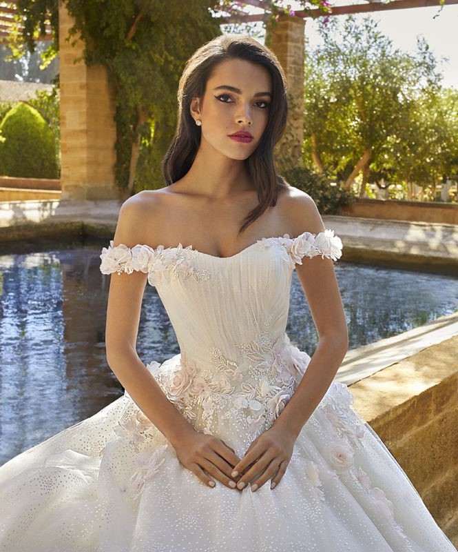 Cosmobella by Demetrios